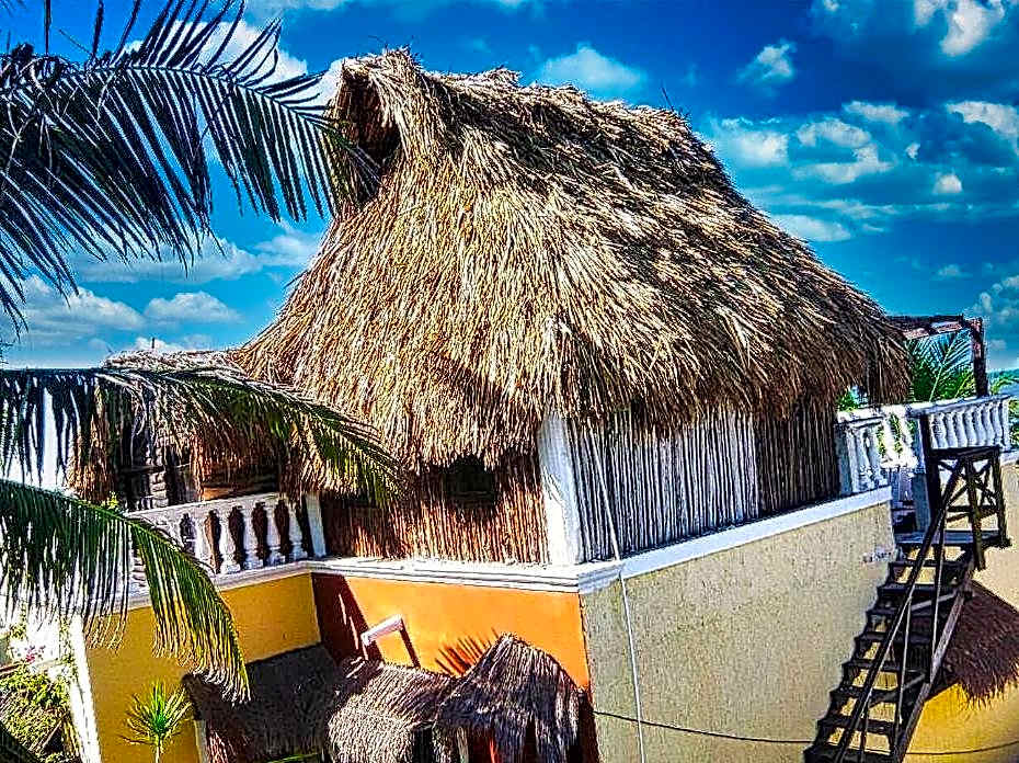 Beachfront Casa Maya Lodge
