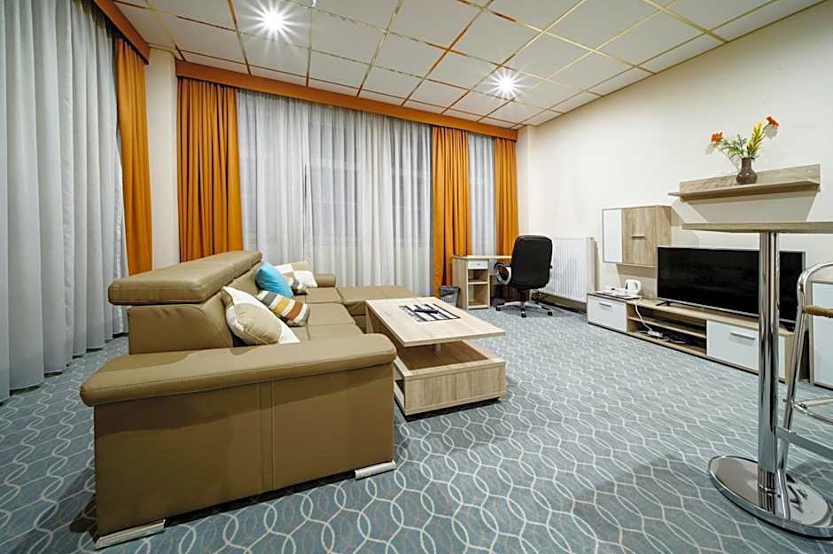 SkyHotelGwarna