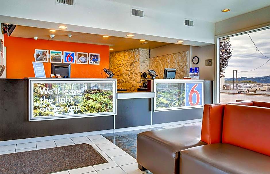 Motel 6-Coos Bay, OR