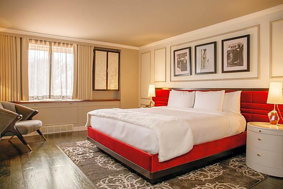 The Drake Oak Brook, Autograph Hotels