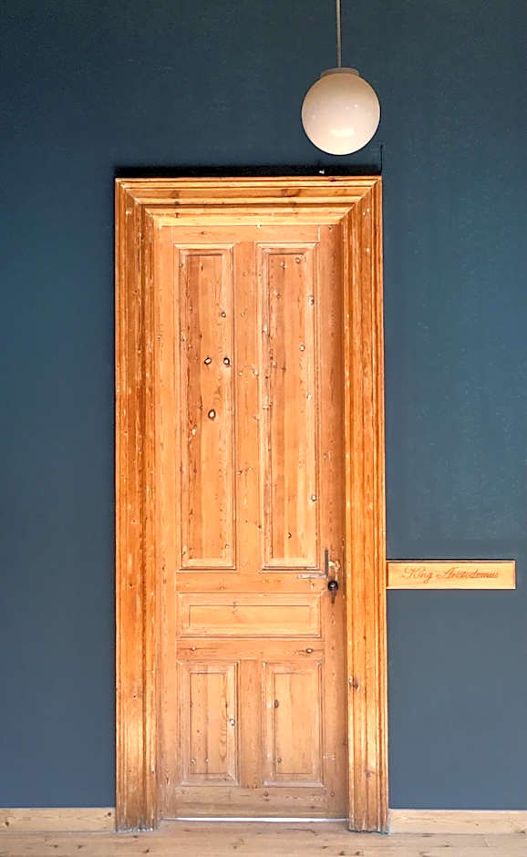 VASILIKON Hotel 1888 the past is present HISTORICAL PRESERVATION MONUMENT