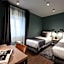 Camera Hotel