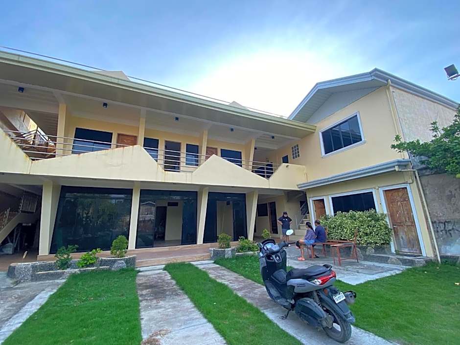Laguno Hostel and Guest House