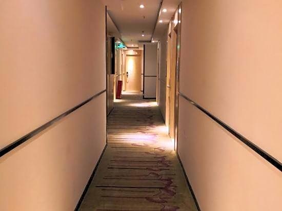 NuanJiaoLuo Hotel