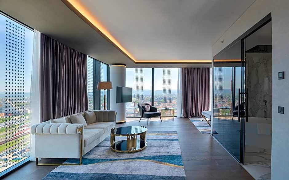 Grand Plaza Hotel & Congress Center