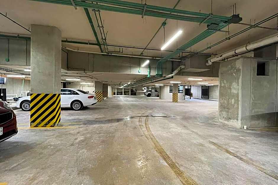 The Boat Condo by Andiani Travel