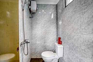 RedDoorz Syariah @ Babadan Baru Jakal