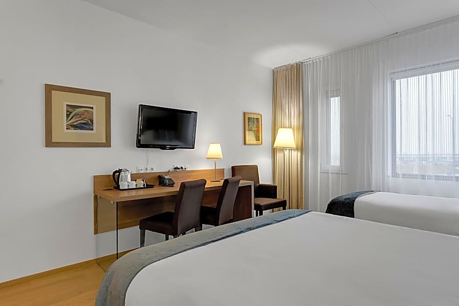 Airport Hotel Aurora Star