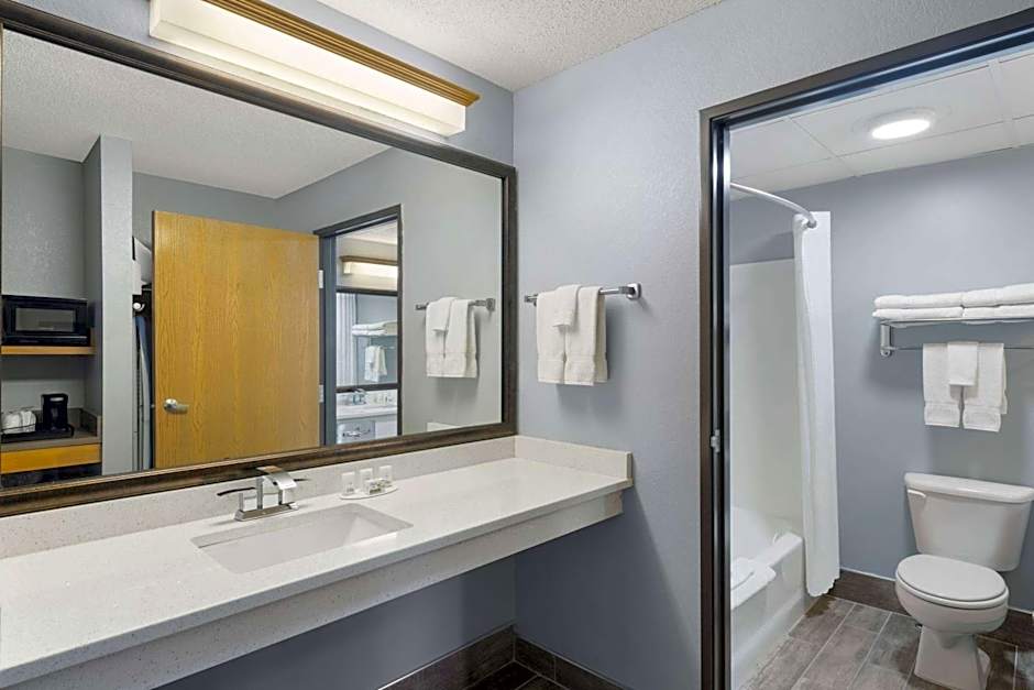 AmericInn by Wyndham Stuart