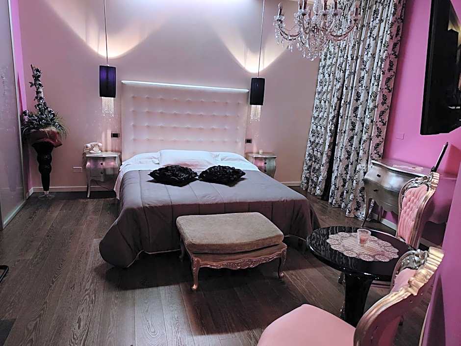 Hotel In - Lounge Room