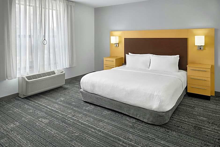 TownePlace Suites by Marriott Lawrence Downtown