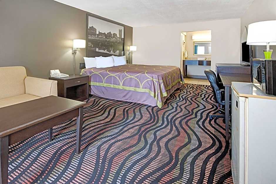 Super 8 by Wyndham Lakeland