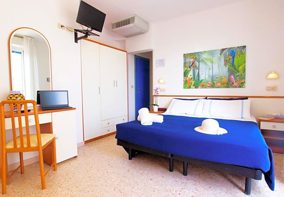 Hotel Adria B&B - Colazione fino alle 12