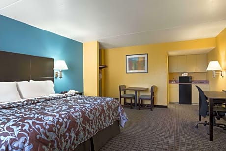 1 King Bed Efficiency Smoking