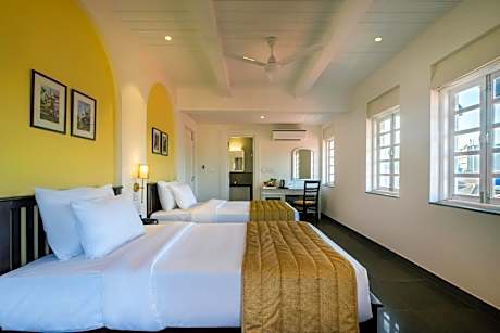 Superior Twin Room with City View