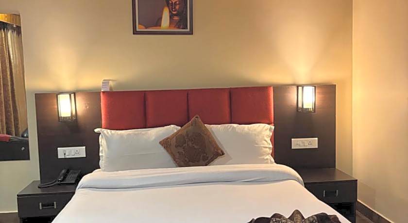 Hotel MMR Manor MG Marg