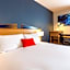 Holiday Inn Express Perth By IHG