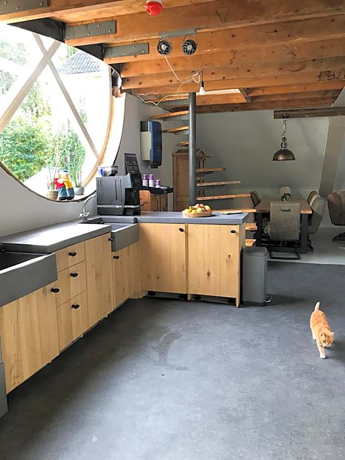 Logement Meijnerswijk, Free Parking, Electric Parking, Kitchen,Living room, Free Coffee machine Geen jongeren onder 25 jr