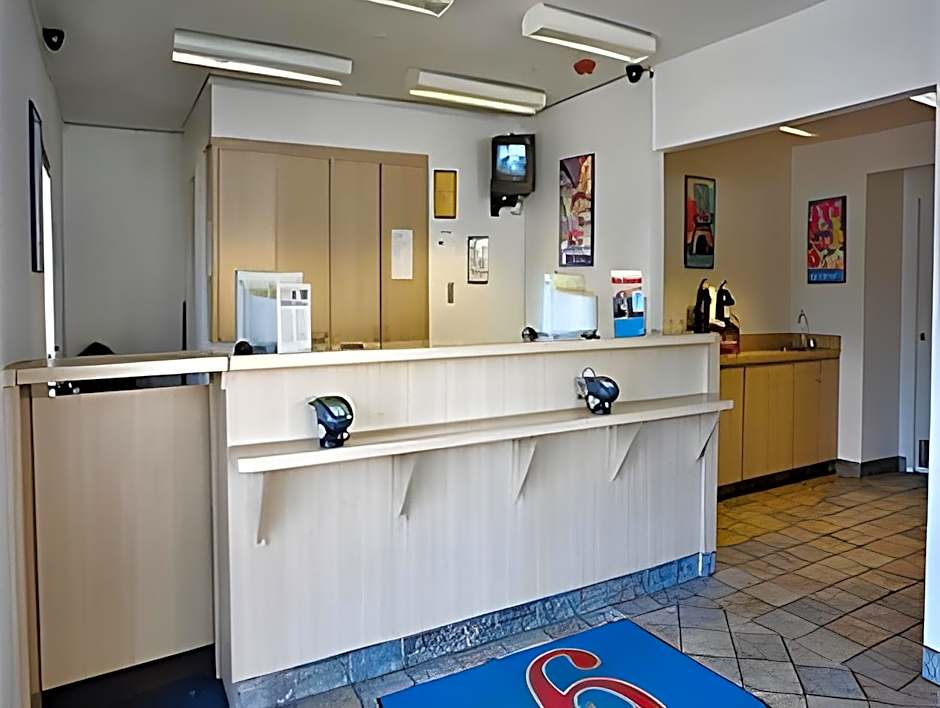 Motel 6-Oakland, CA - Embarcadero