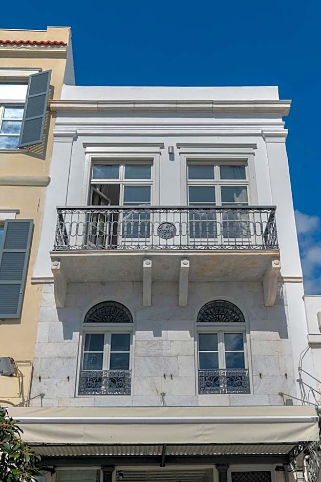 Skylight - 1873 Seafront Luxury Suites on the Harbor, City Center