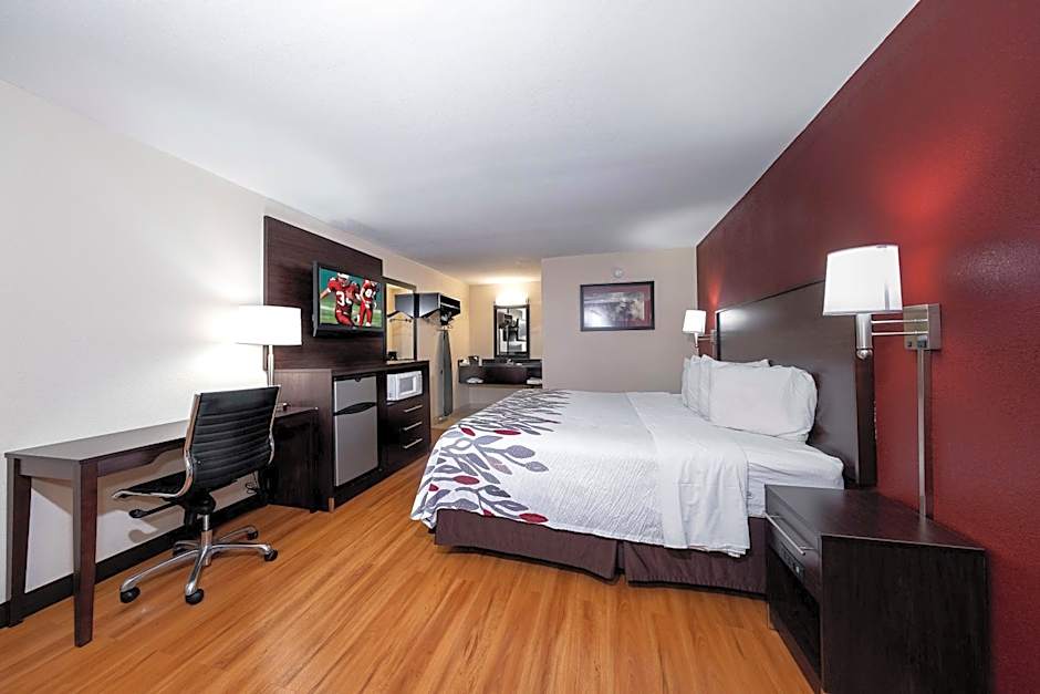 Photo 1 of 7 of Superior 1 King Bed