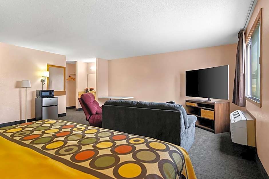 Super 8 by Wyndham Bourbonnais/Kankakee Area