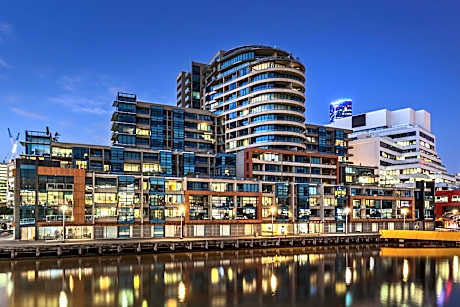 Waterfront Melbourne Apartments