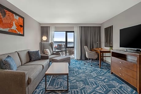 1 King Suite Hearing Accessible