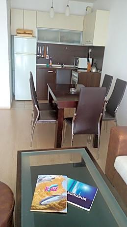 Apartment with Garden View