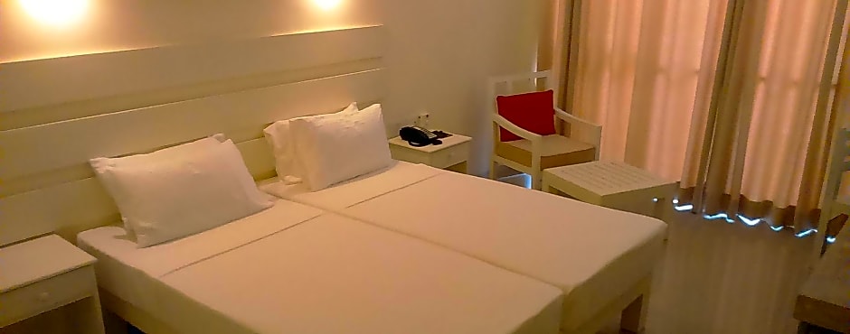 Beacon Beach Hotel