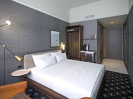 One-Bedroom King Suite