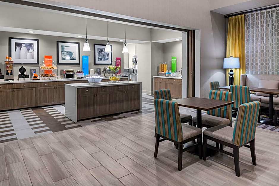 Hampton Inn By Hilton & Suites Los Angeles/Hollywood, CA