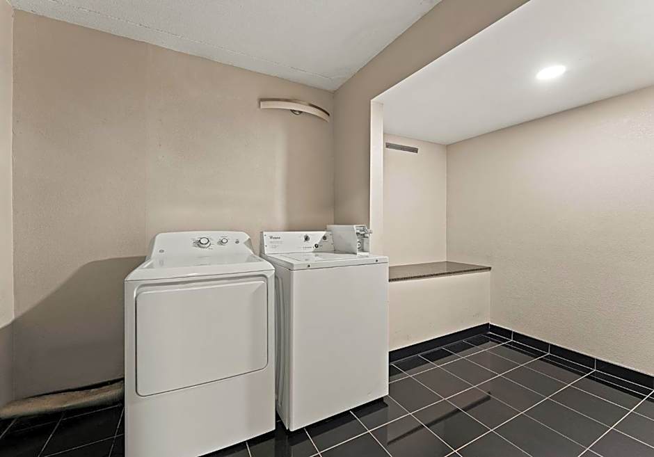 Red Roof Inn Reading