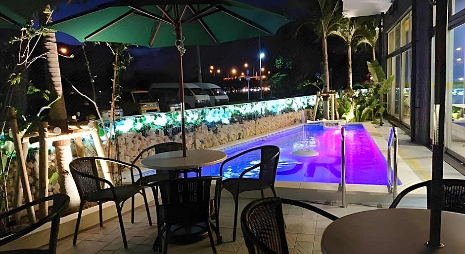 Green Rich Hotel Okinawa Nago (Artificial hot spring Futamata Yunohana)
