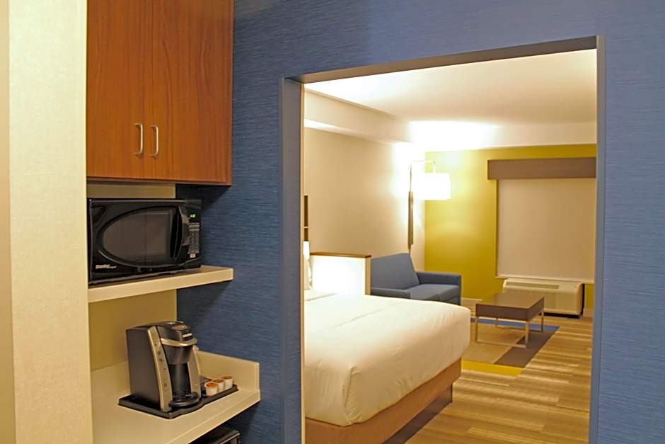 Holiday Inn Express & Suites St. Louise South I-55 By IHG