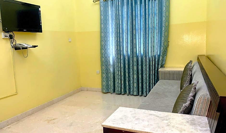 Super OYO 152 Manam 1 Hotel Apartment