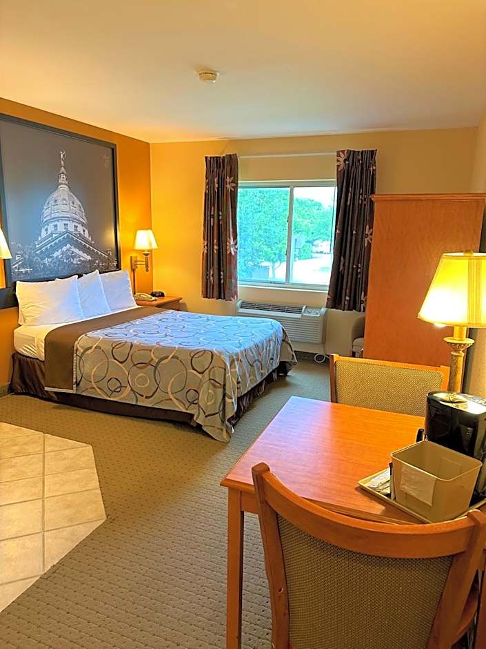 Super 8 by Wyndham Topeka at Forbes Landing