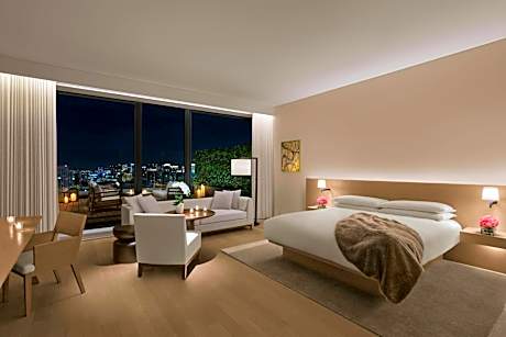 Loft Terrace, Larger Guest room, 1 King