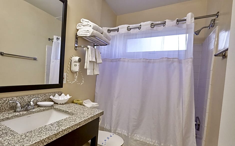 Hollywood Orchid Suites