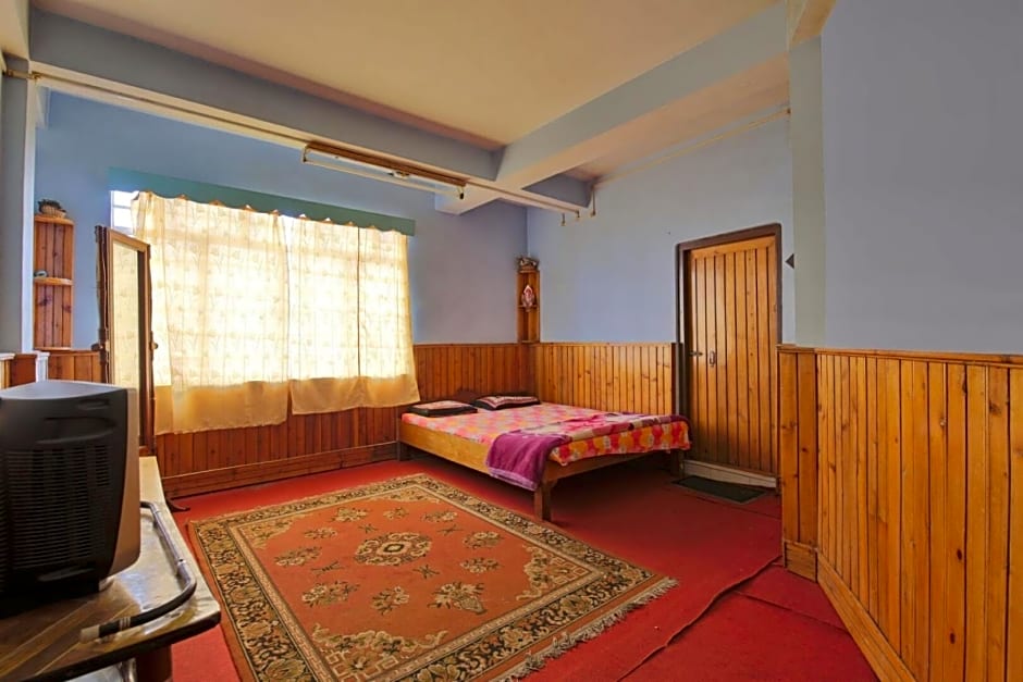 Goroomgo Lava View Lava Kalimpong