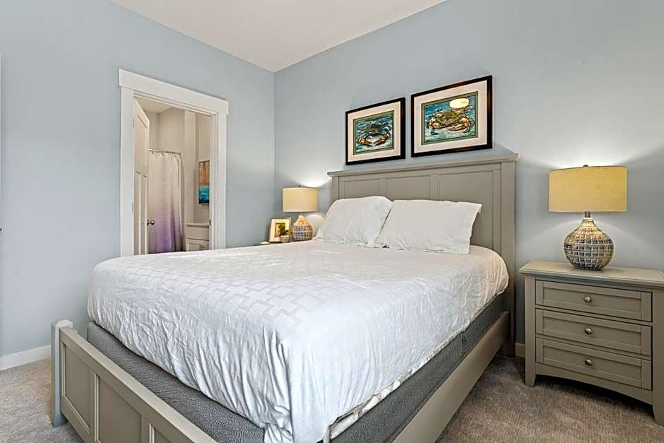 Cambridge Reserve at Bermuda Bay by KEES Vacations