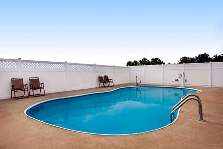 Travelodge by Wyndham Fort Scott