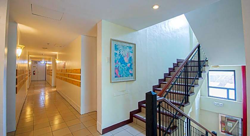 OYO 210 Apple Tree Suites