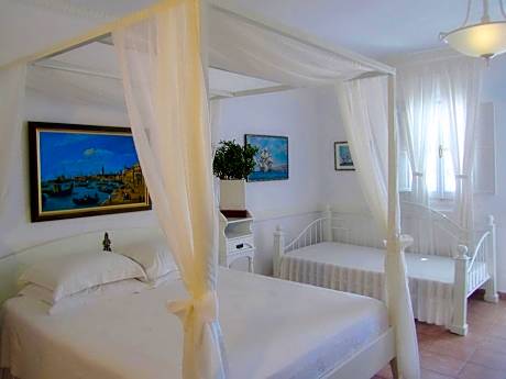 Deluxe Triple Room with Sea View