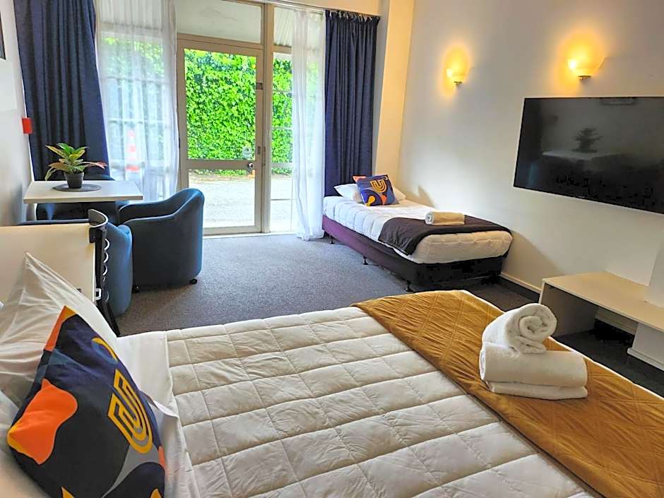 U Studios Paraparaumu Beach (formerly Copperfield Seaside Motel)