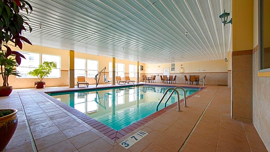Best Western Greentree Inn & Suites