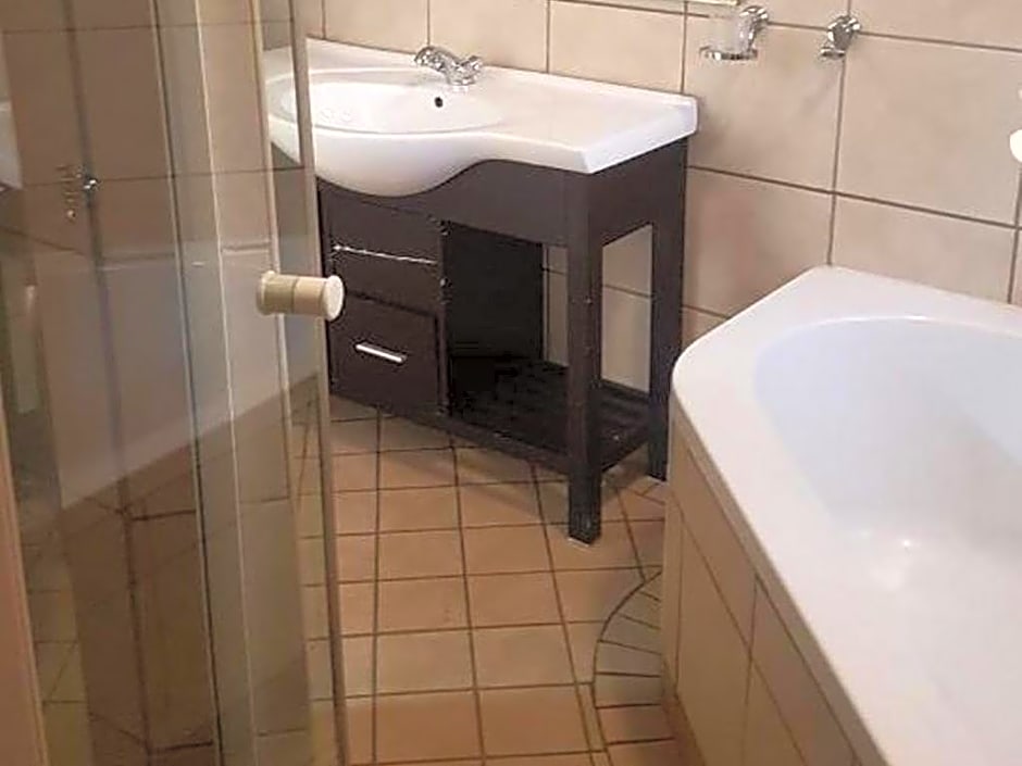 Country Blue Luxury Guest House