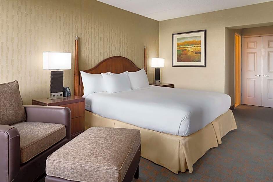 DoubleTree By Hilton Somerset Exec. Meeting Center