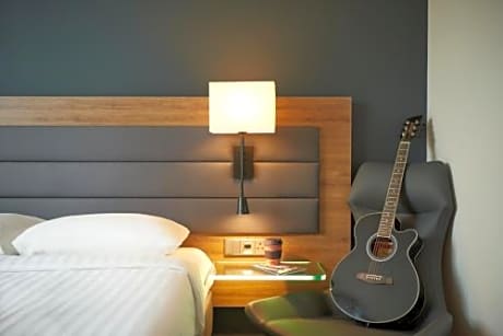 Moxy Double Sleeper, Guest room, 2 Twin/Single Bed(s)