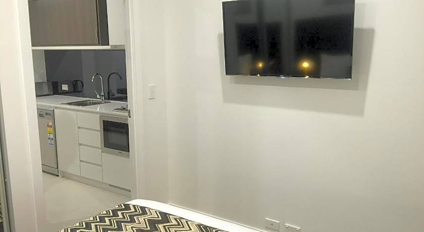 Whitehorse Apartments Hotel